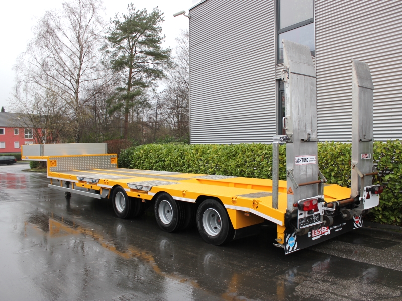 ES-GE semi-trailer low-loader ramps