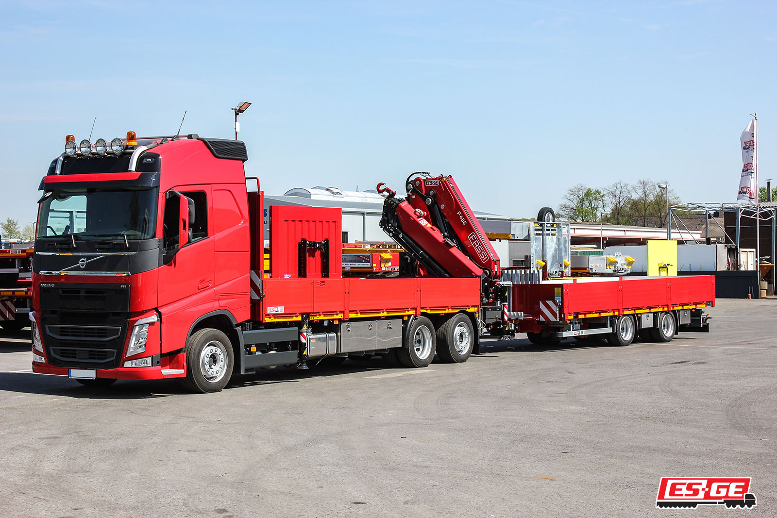 ES-GE-References-Schröder-Volvo-FH4-Fassi-loading-crane-ES-GE-tandem-trailer-2
