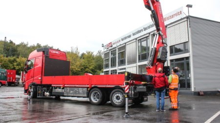 ES-GE-TEP-GmbH-VOLVO-truck-FASSI-MKG-loading-crane
