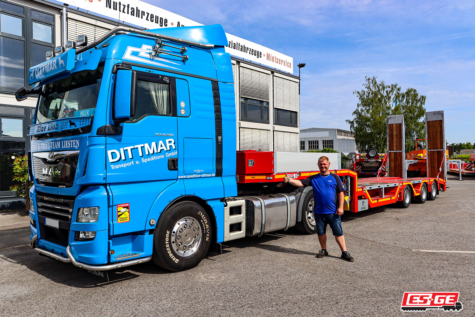 Dittmar Refereces ES-GE low-loader semi-trailer