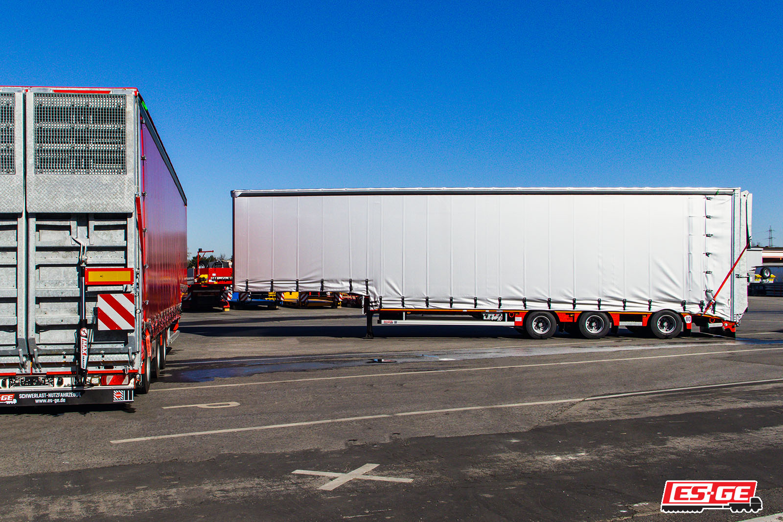 MAX Trailer MAX100 with tarpaulin