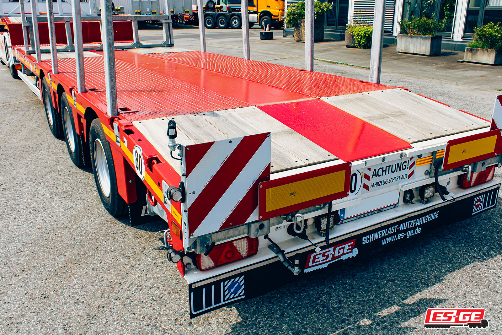 FAST Logistik GmbH ES-GE delivers MAX Trailer MAX110 loading area