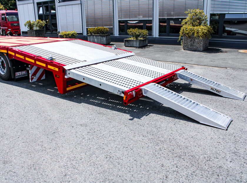 ES-GE Megatrailer mit absenkbarem Heck. Detailansicht des Hecks.