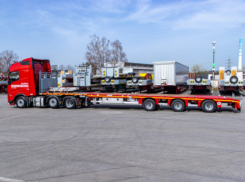 MAX Trailer MAX210 3-Achs Telesattel Megatrailer mit hydraulischer Lenkung und teleskopierbarer Ladefläche