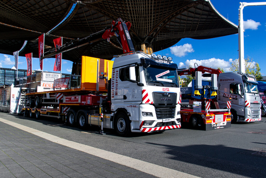 Messestand der ES-GE Nutfahrzeuge auf der IAA Transportation 2026 in Hannover in der Frontansicht