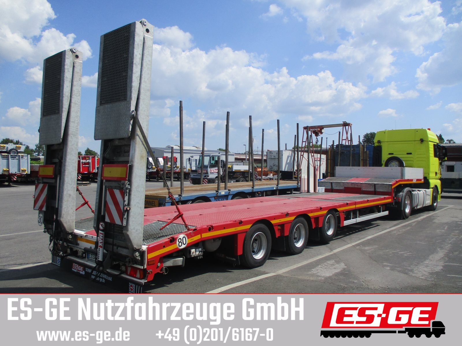 MAX Trailer MAX Trailer MAX100 Semi-Tieflader Hebebett