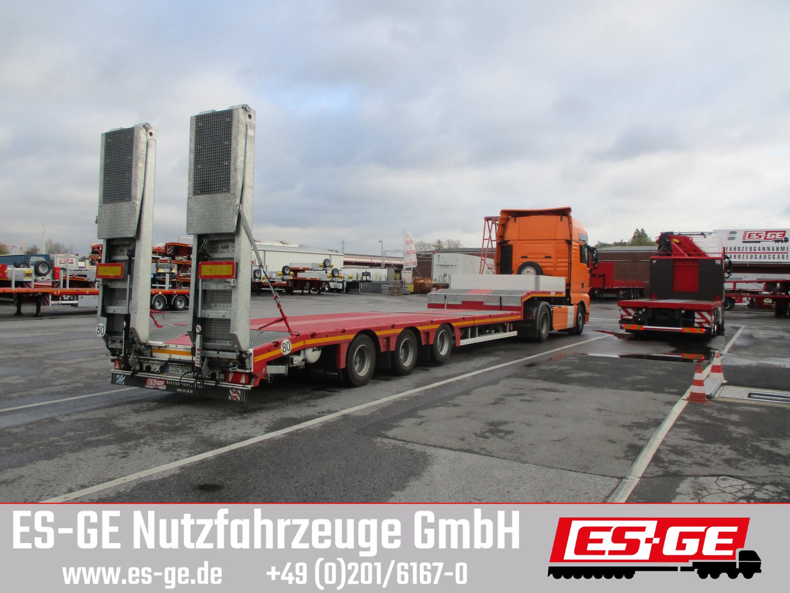 MAX Trailer MAX Trailer MAX100 Semi-Tieflader Hebebett