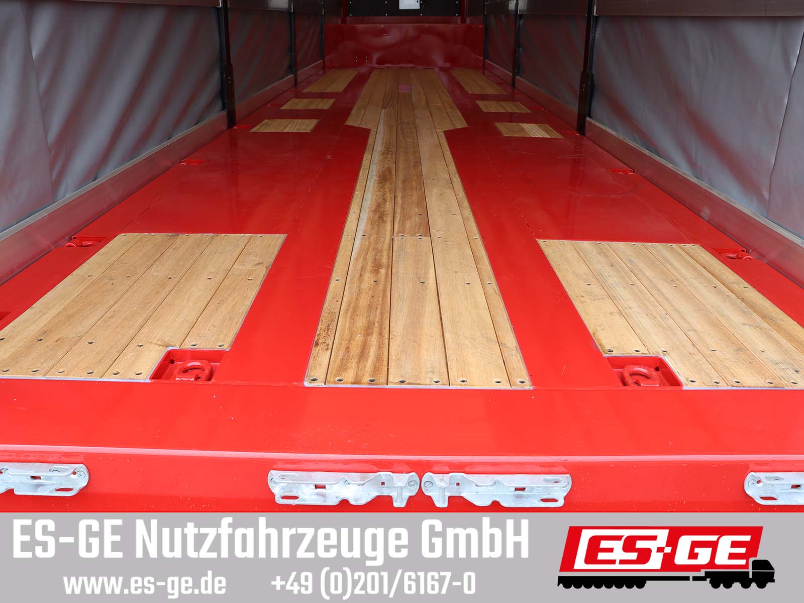 ES-GE 4-Achs-Satteltieflader mit Curtainsider-Aufbau