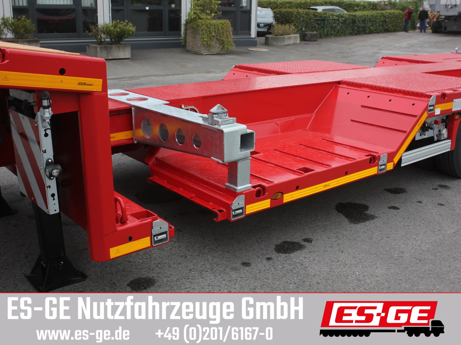 MAX Trailer MAX Trailer MAX100 Semi-Tieflader Radmulden