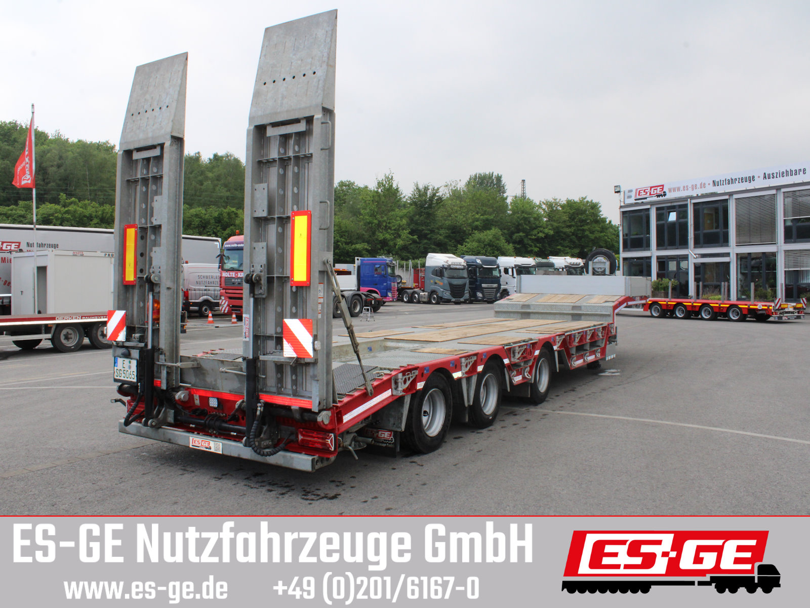 ES-GE 3-Achs-Satteltieflader, Radmulden
