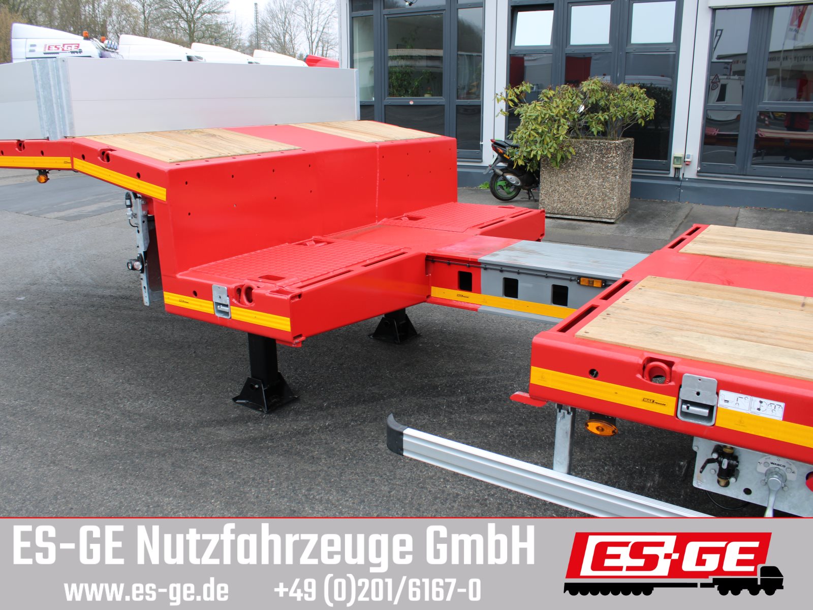 MAX Trailer MAX Trailer MAX100 Semi-Tieflader