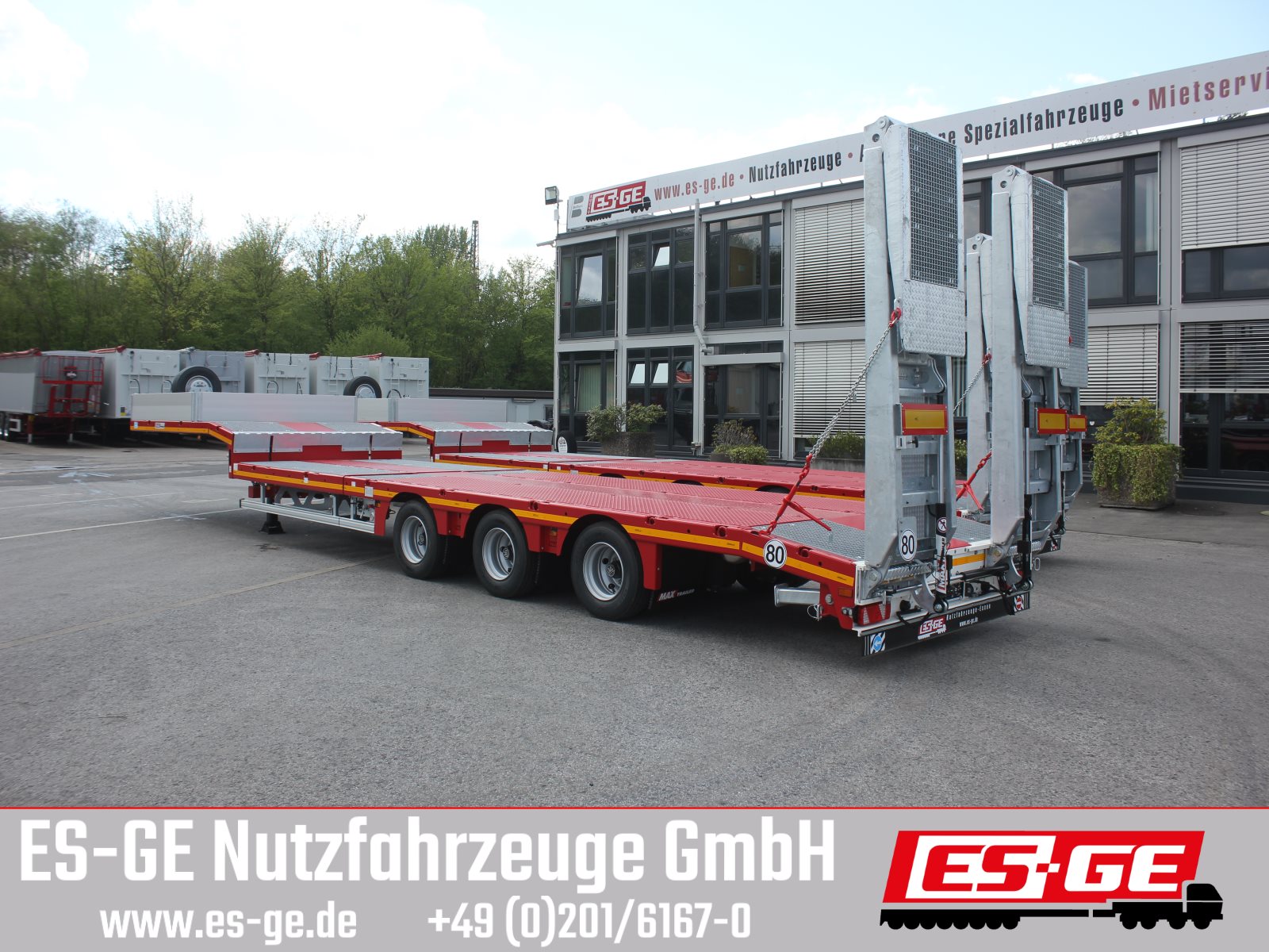 MAX Trailer MAX Trailer MAX100 Semi-Tieflader Hebebett